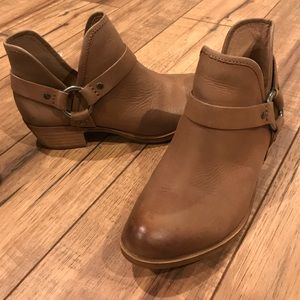 Lucky brand Bashira booties